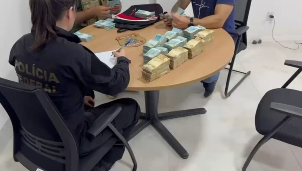 "Em Oiapoque, PF prende homem com R$ 400 mil em dinheiro vivo"