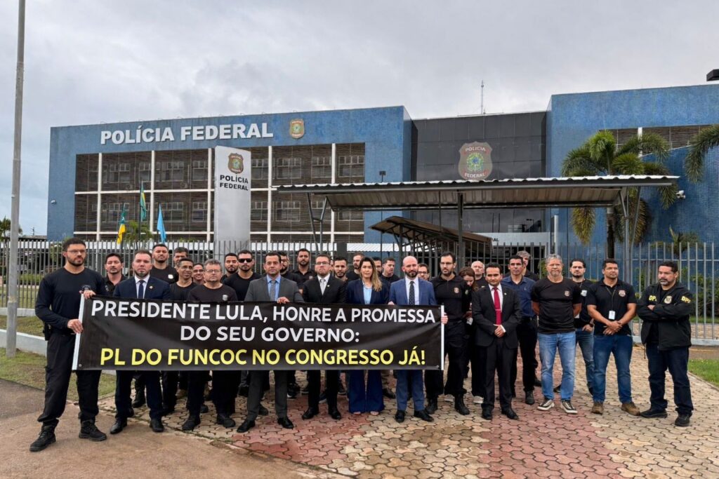 Policiais federais fazem ato para exigir PL contra o crime