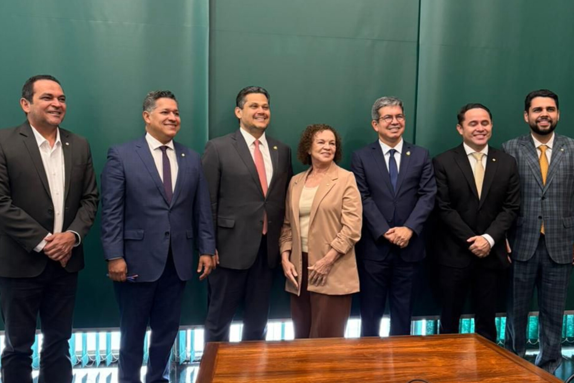 Dorinaldo Malafaia e líderes celebram avanço da PEC 47 na política