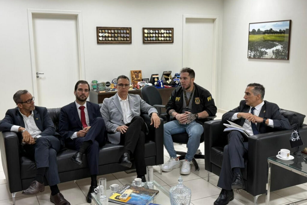 DaLua apresenta à PF resultados preliminares da Prefeitura de Macapá