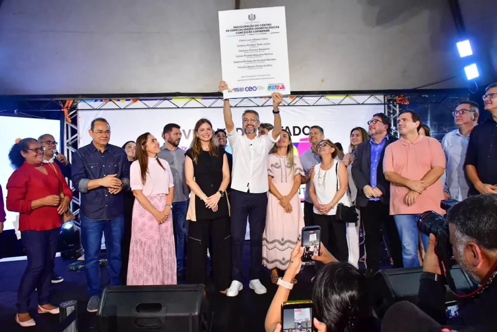 Governador Clécio celebra entrega do novo Centro Odontológico Amapá