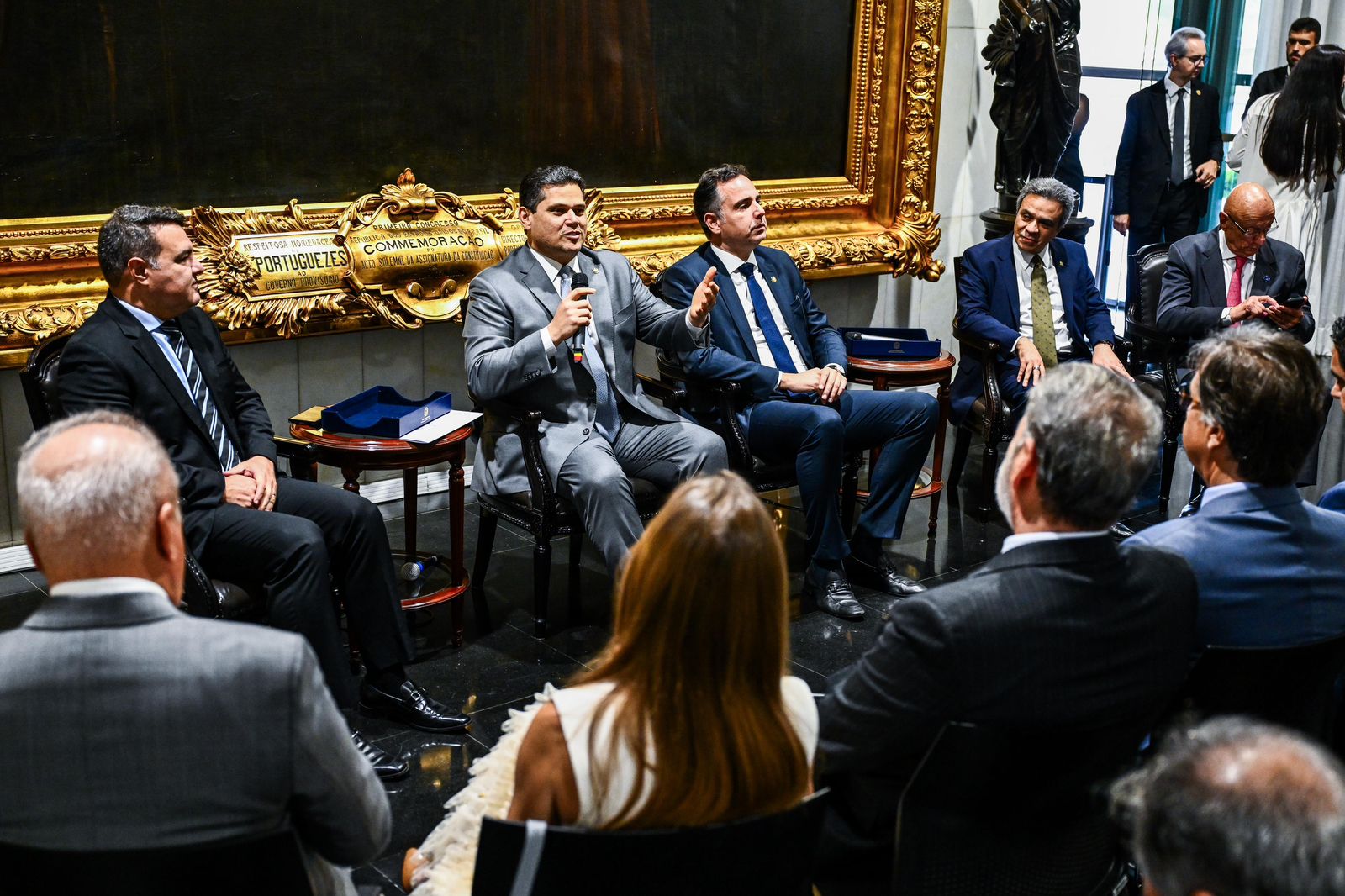 Alcolumbre destaca papel dos tribunais de contas na PEC da Essencialidade