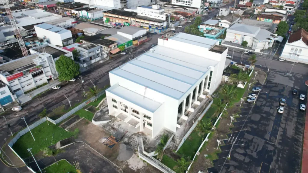 Obras do Teatro das Bacabeiras estão perto da conclusão.