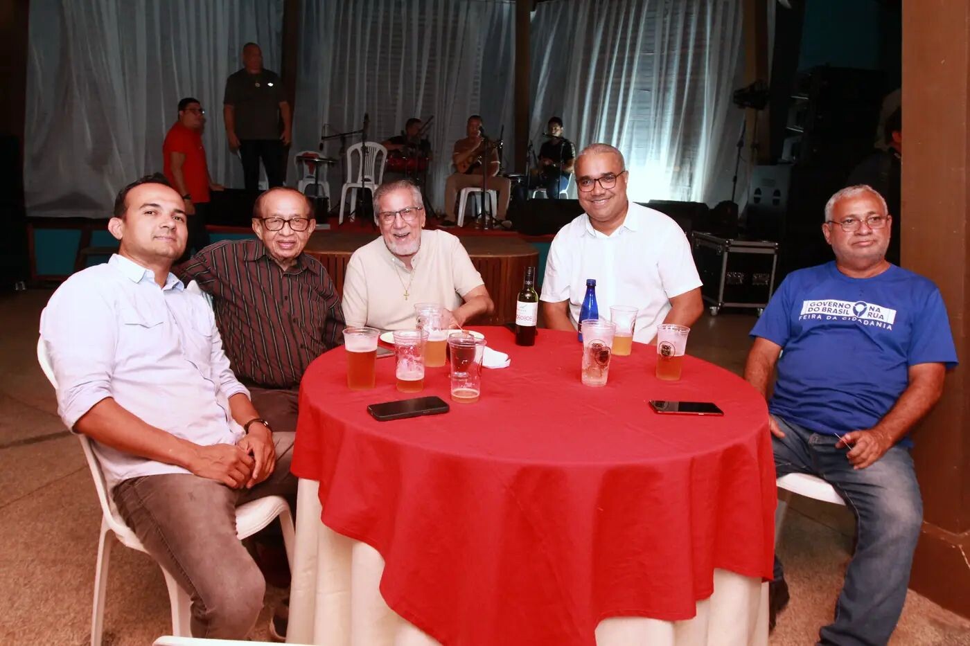 Governo do Estado reúne comunicadores em homenagem ao jornalista