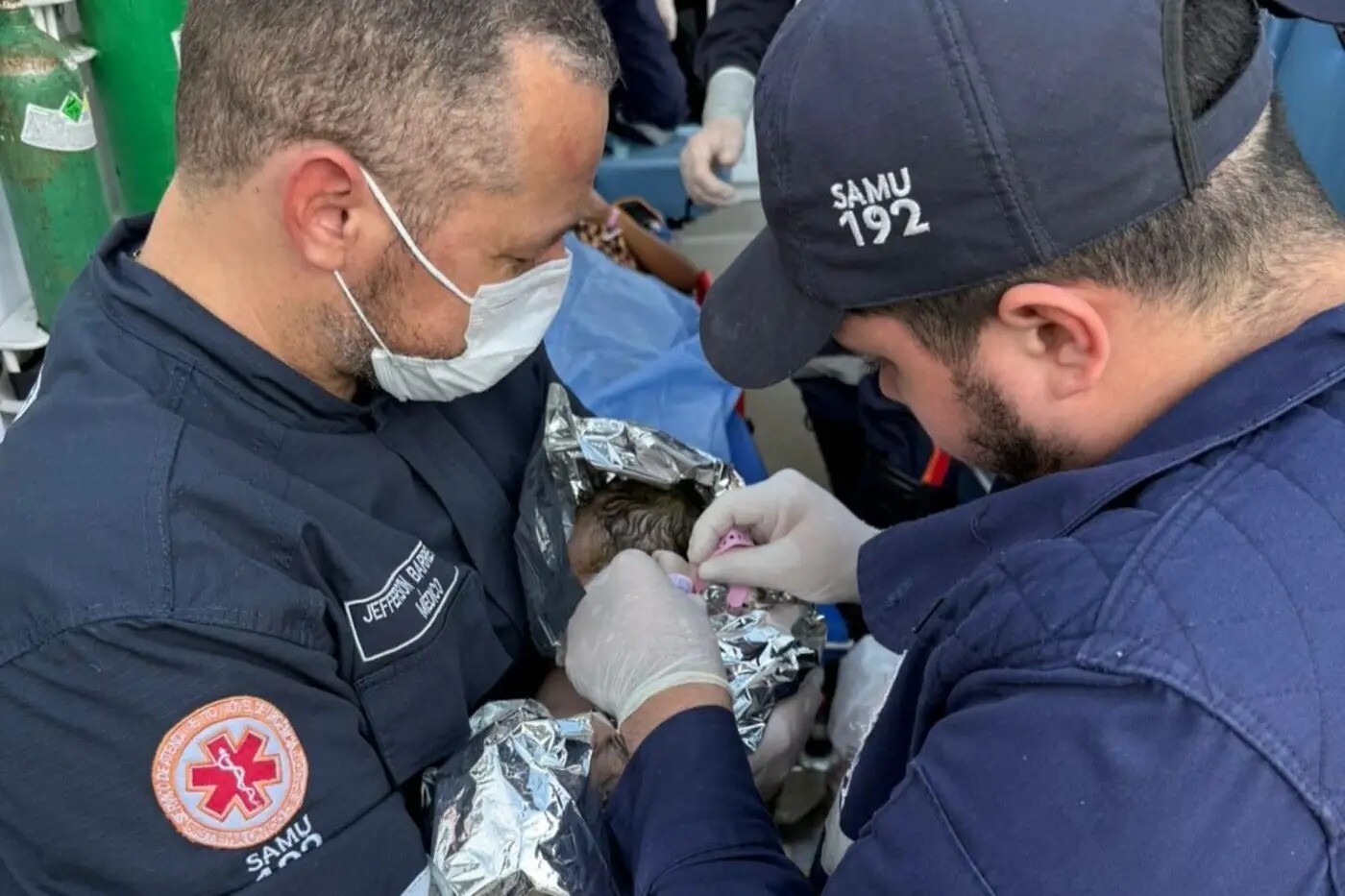 Parto de emergência em ambulância: como agir corretamente