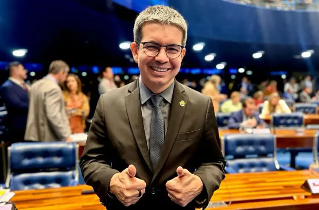Randolfe anuncia retomada da divulgação das portarias no Amapá