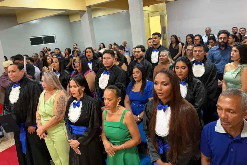 Ueap realiza outorga de grau a estudantes no Território dos Lagos