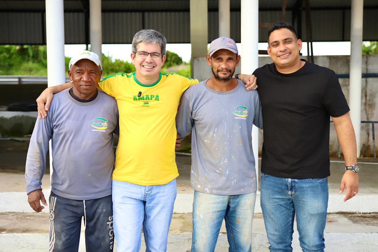 Randolfe e Teddy acompanham obras de escolas em Laranjal do Jari