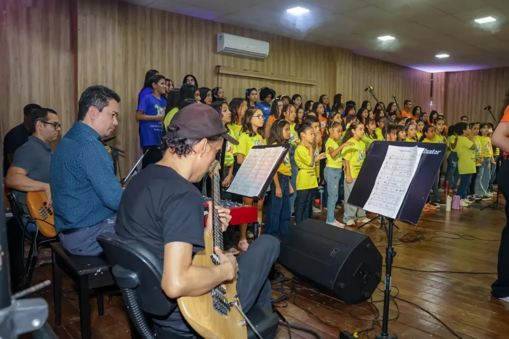 Fundação Amapaense de Música homenageia mães com recital infantil