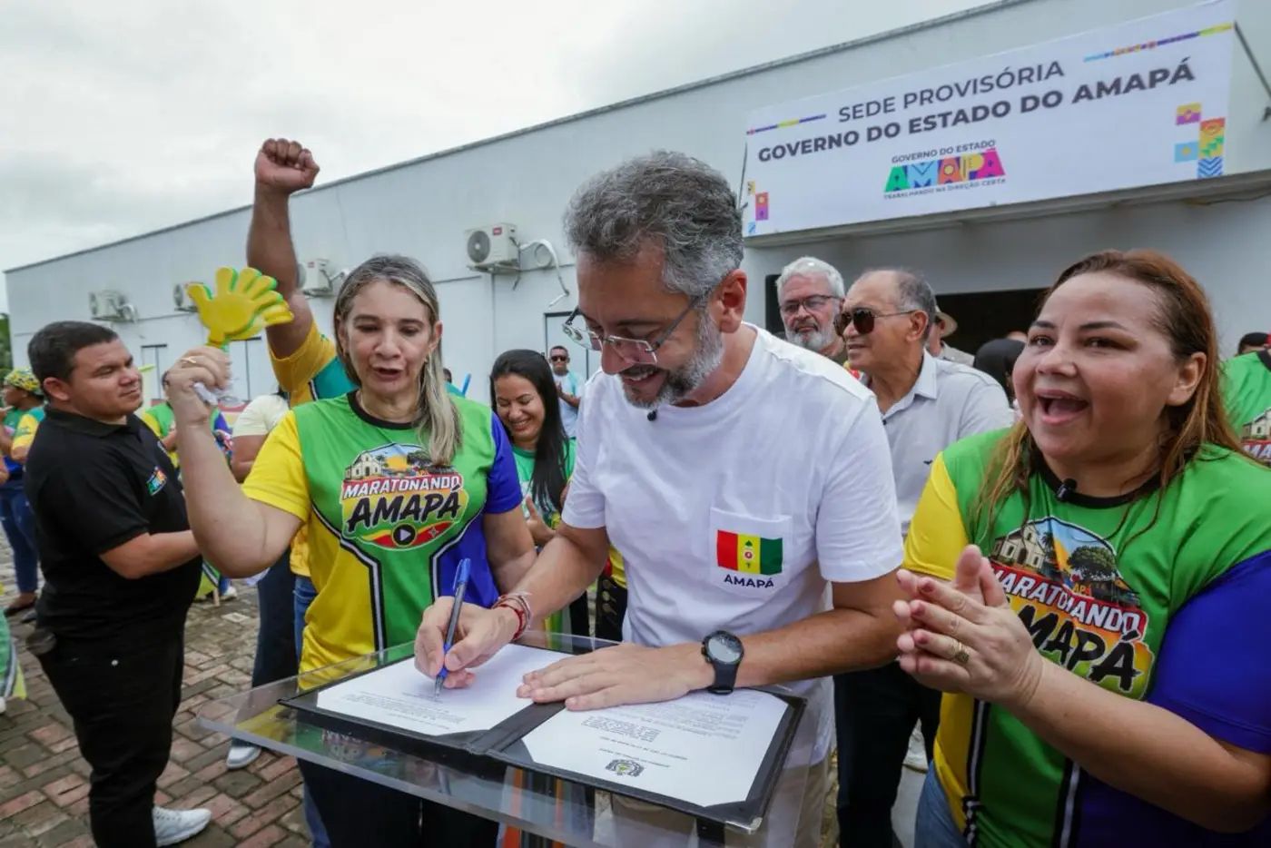 Clécio formaliza transferência simbólica da sede do Governo Amapá