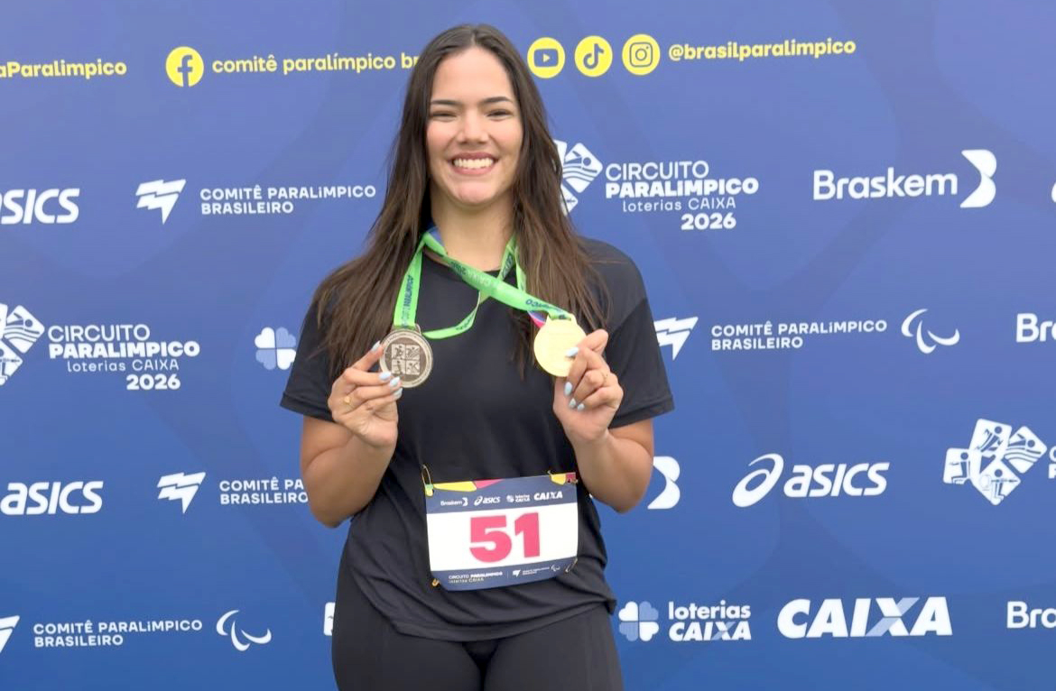 Wanna Brito conquista ouro e prata no Circuito Paralímpico