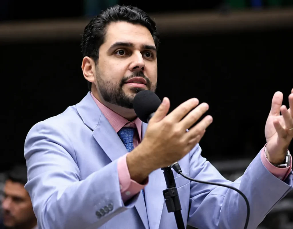 Projeto cria incentivo a psicólogo que atende gratuitamente profissionais essenciais