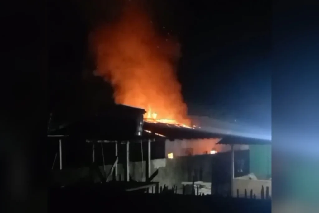 Incêndio atinge residência no bairro Castanheira em Laranjal do Jari