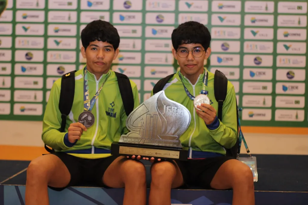 Irmãos conquistam ouro e bronze no tênis de mesa 2026