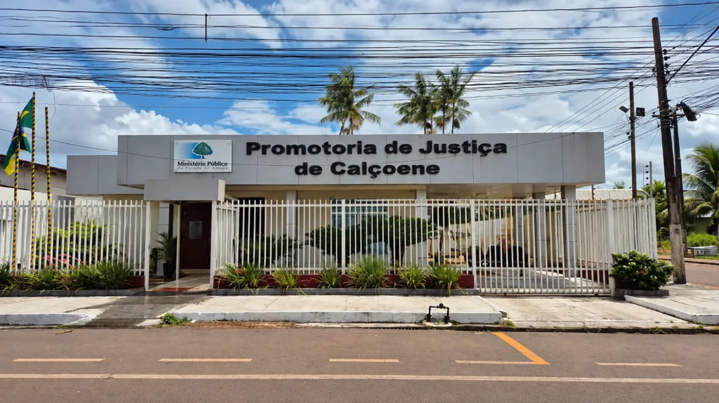 MP-AP cobra anulação de desligamento de educadores em massa