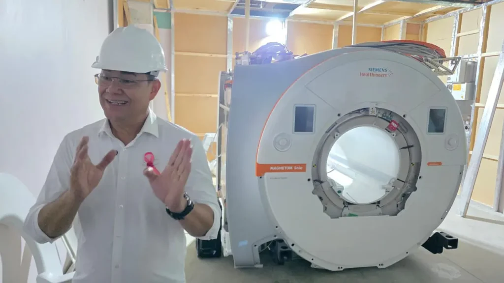 Secretário de saúde apresenta equipamentos de imagens para HEs eficazes